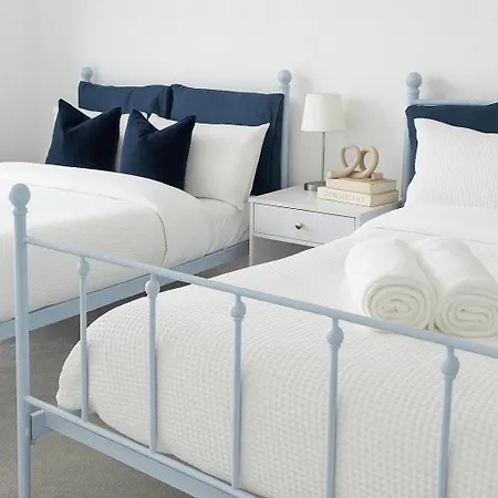Glory Homes- Centre , Sleeps 7 With Parking & Wifi * Birmingham